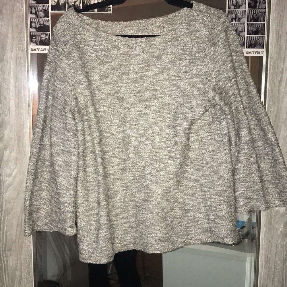 Sweater with 3/4 sleeves